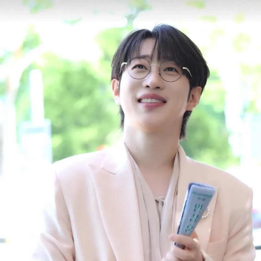 Behind-the-scenes cut of An Sunghoon