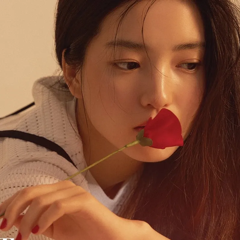 Behind-the-scenes cut of Kim Taeri