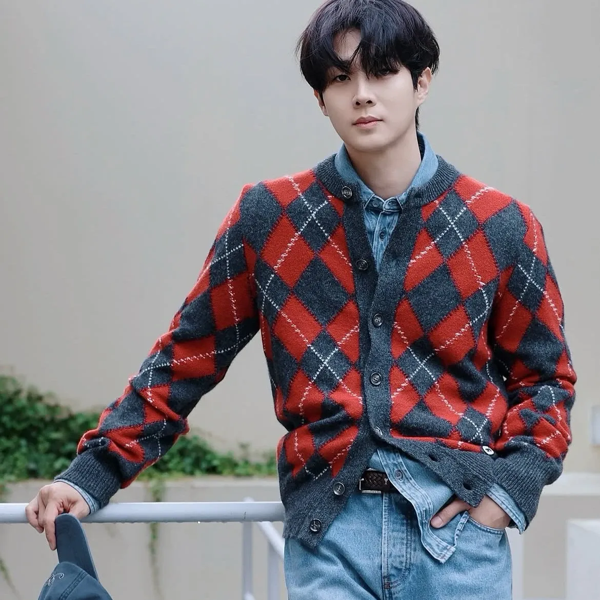 Behind-the-scenes cut of Choi Wooshik