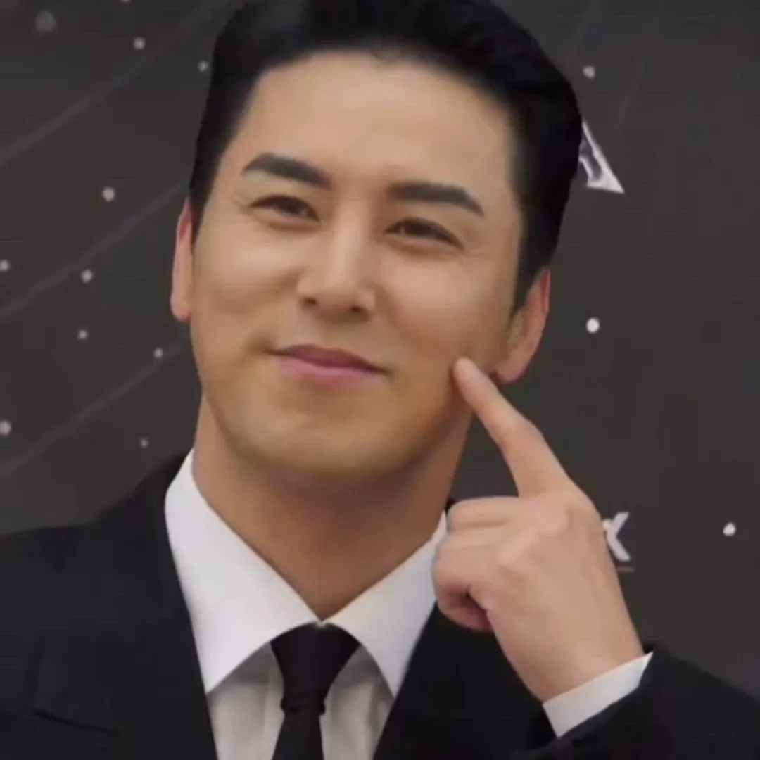 チャン・ミンホの最近の活動ショット