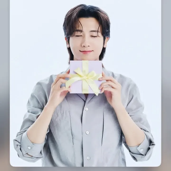 Behind-the-scenes cut of Park Hyungsik