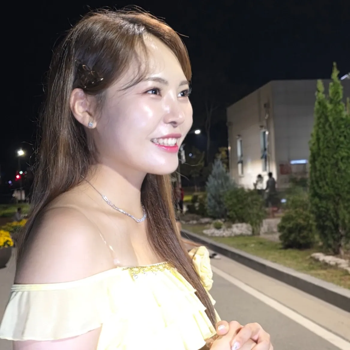 A moment captured by a fan of Miss Kim