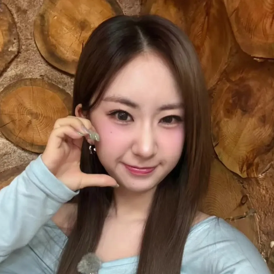 Momen yang diabadikan oleh penggemar Jeon Yujin