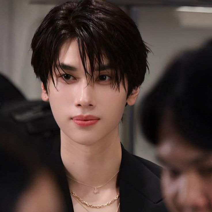 Latest photo of Dunk Natachai Boonprasert