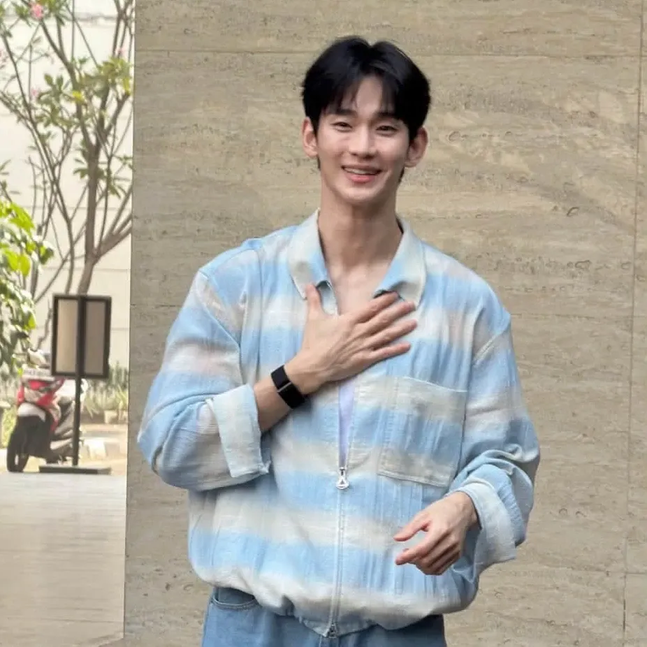 Recent activity shot of Kim Soohyun