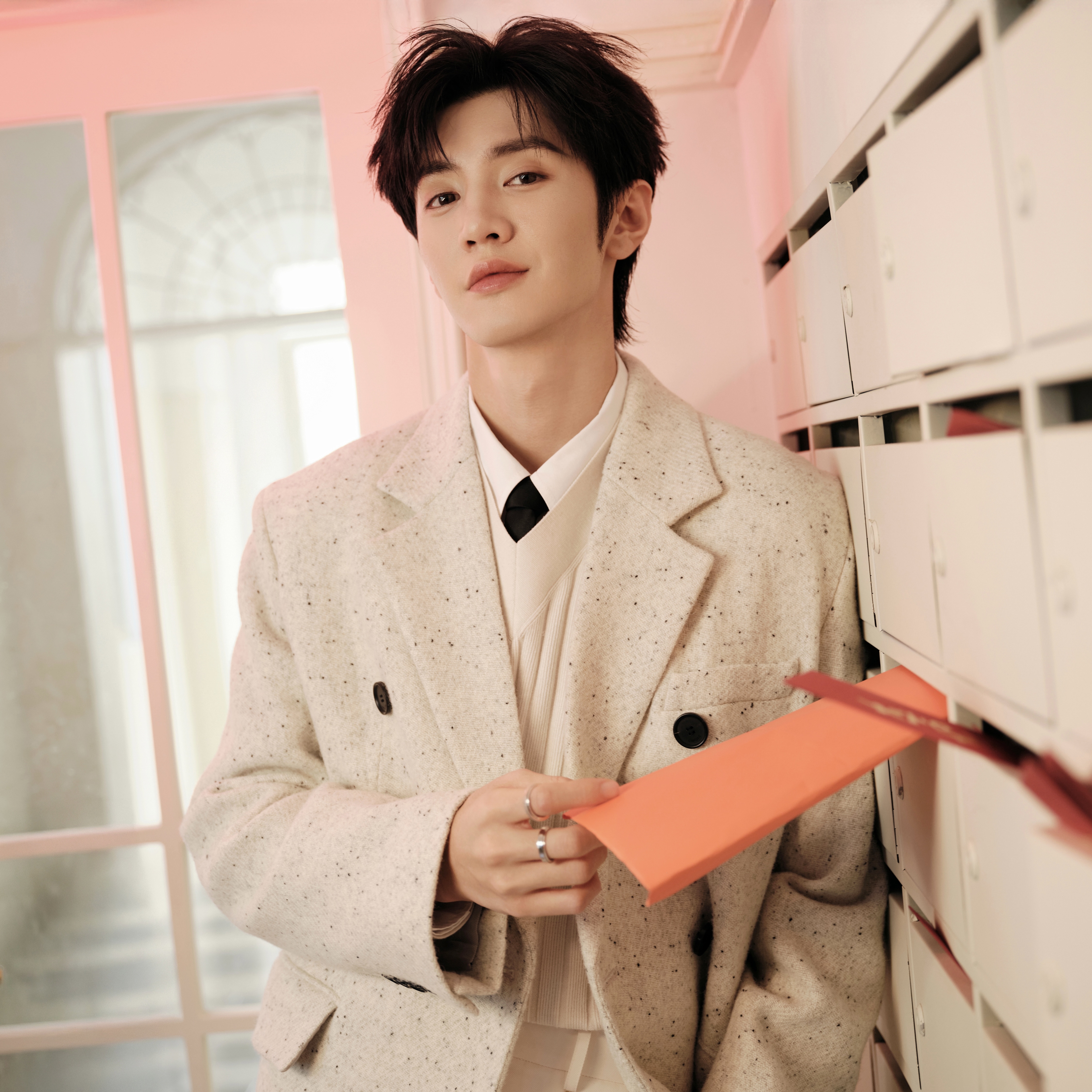 Behind-the-scenes cut of Chen Zhe Yuan