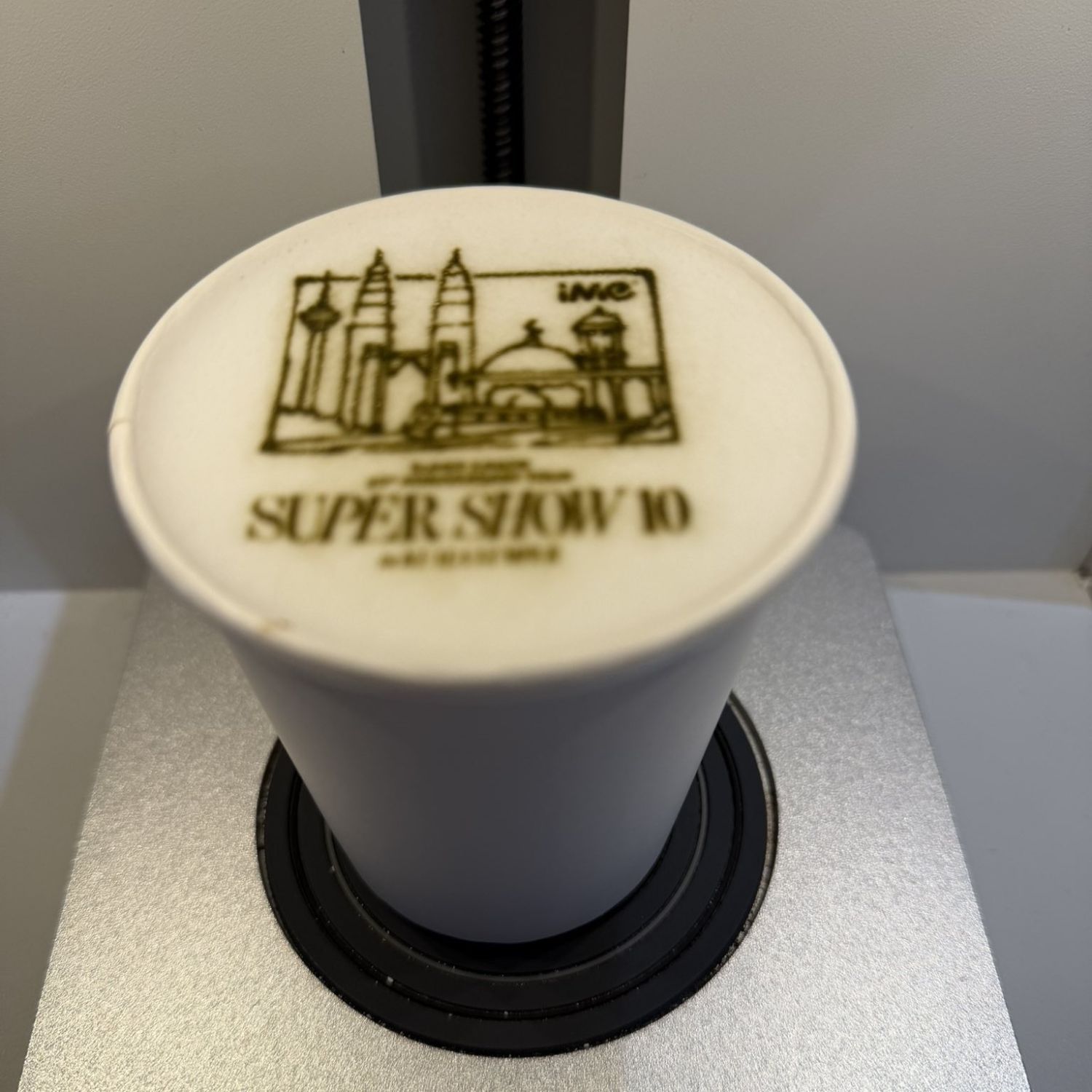 Behind-the-scenes cut of Choi Siwon