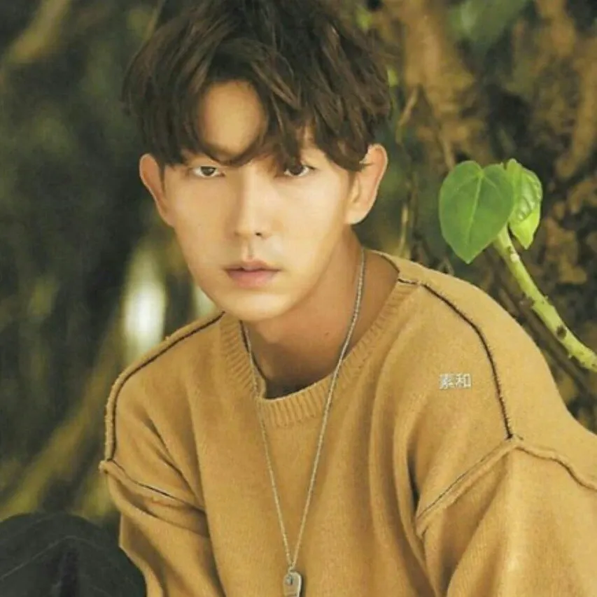 A moment captured by a fan of Lee Joongi