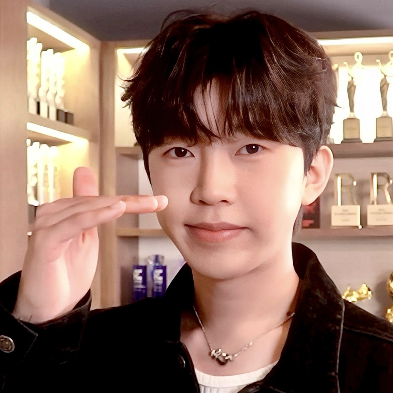 Momen yang diabadikan oleh penggemar Lim Youngwoong