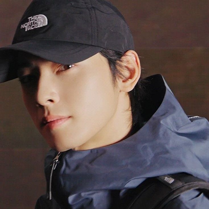 Cuplikan di balik layar dari Cha Eunwoo