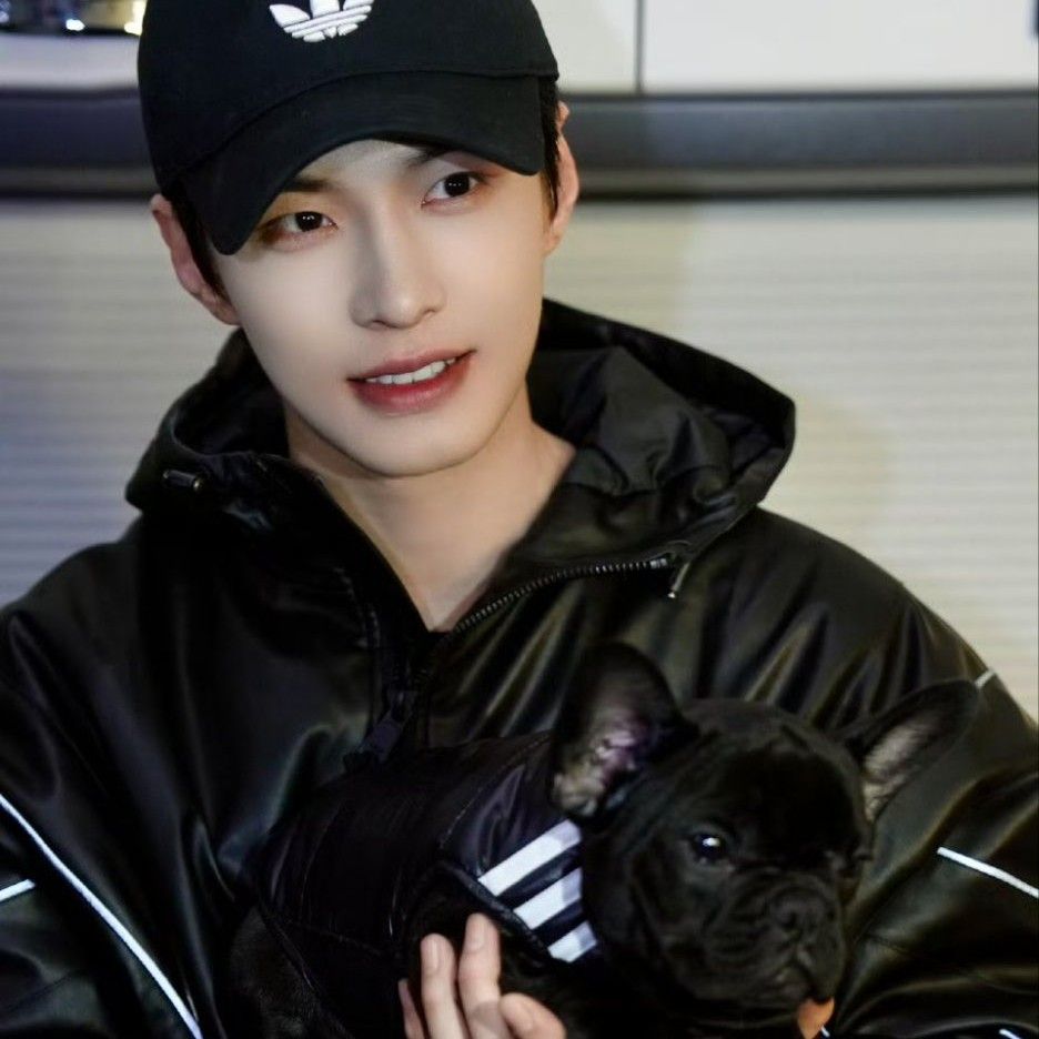 Latest photo of He Yu