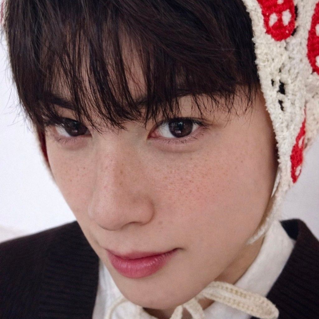 A moment captured by a fan of Cha Eunwoo