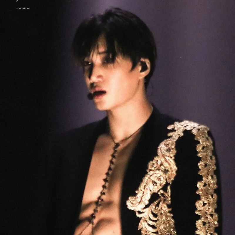A moment captured by a fan of KAI