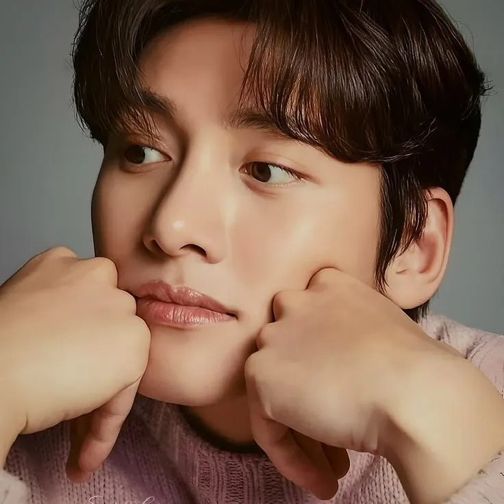 粉絲拍下的池昌旭瞬間