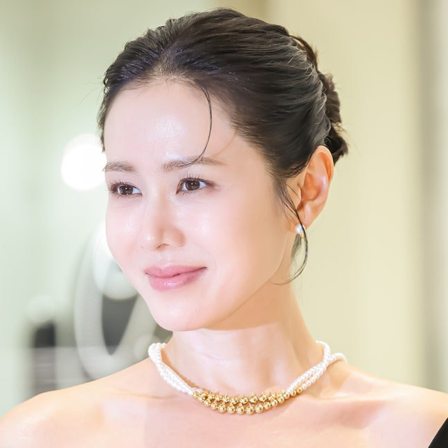 Latest photo of Son Yejin