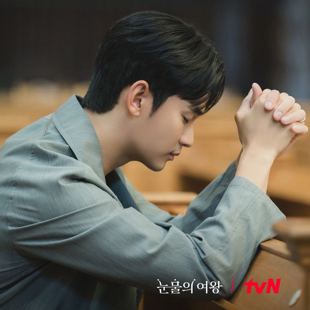 Foto kegiatan terbaru dari Kim Soohyun