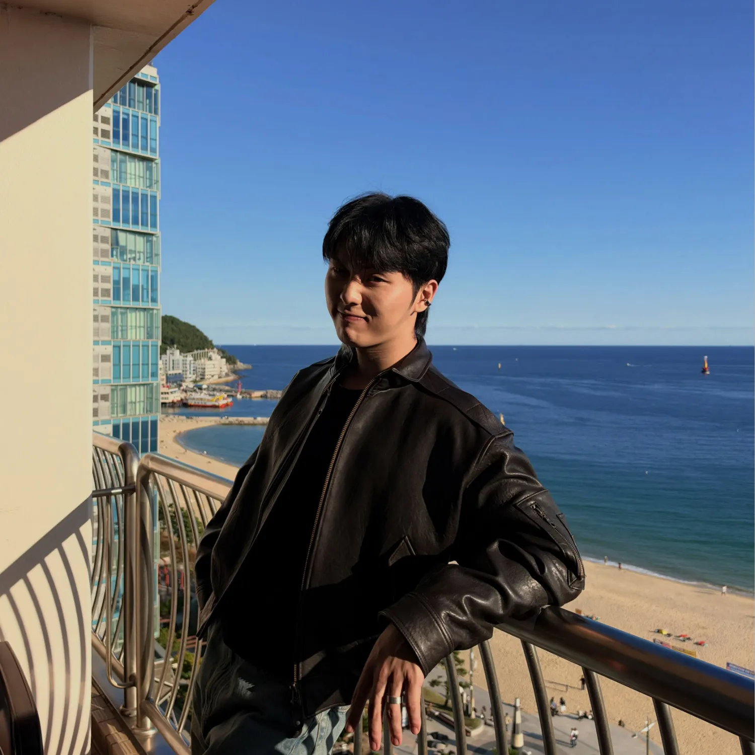 Behind-the-scenes cut of Choi Hyunwook