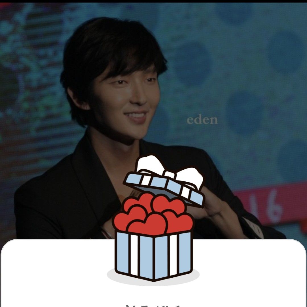 A moment captured by a fan of Lee Joongi