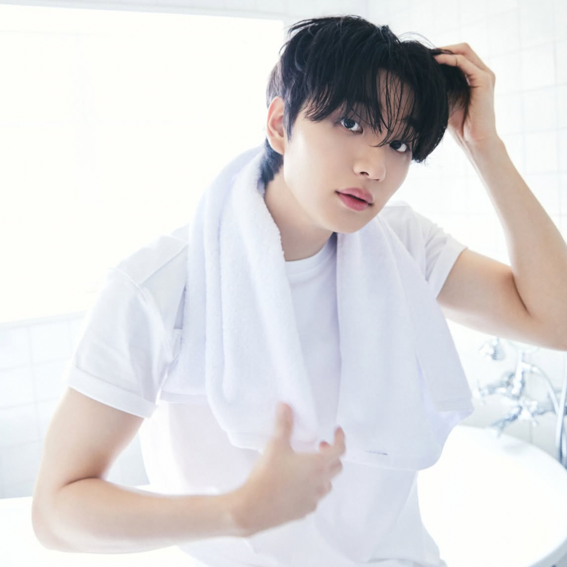 A moment captured by a fan of Kim Jaewon