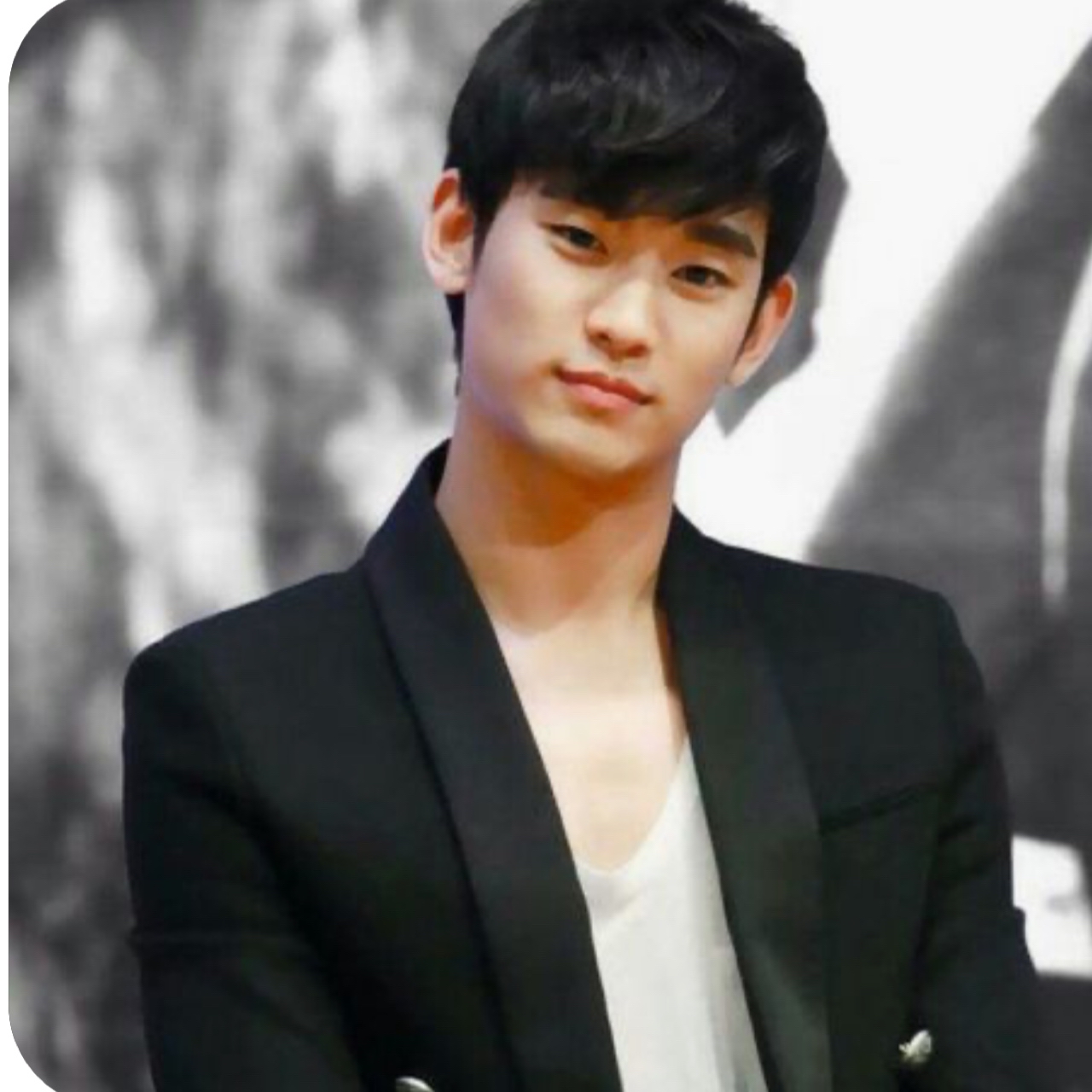 A moment captured by a fan of Kim Soohyun