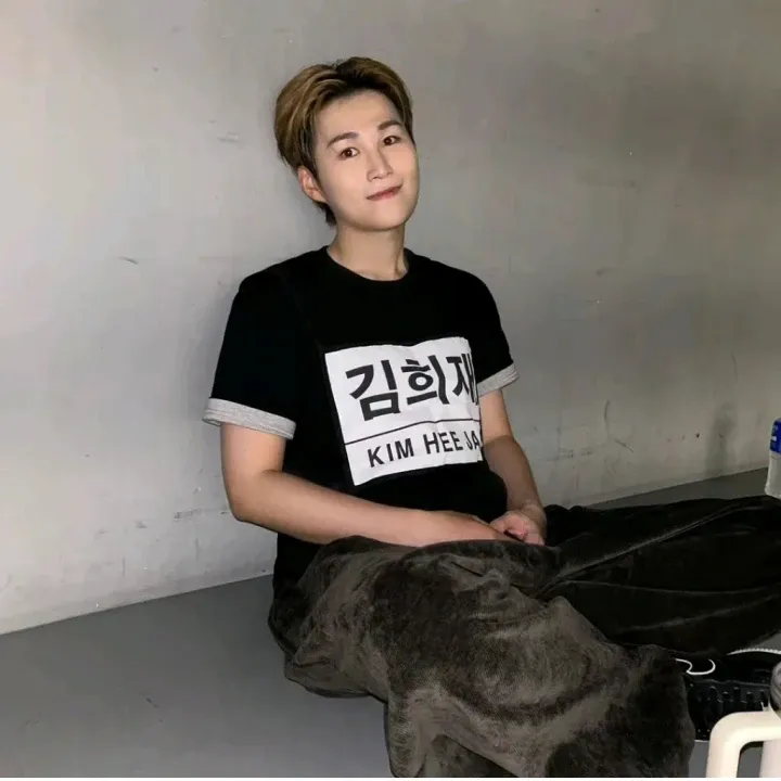 Behind-the-scenes cut of Kim Heejae