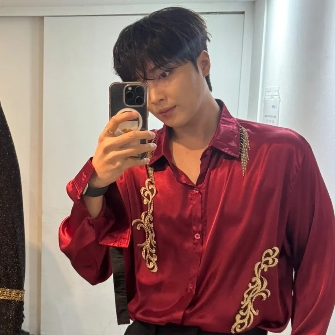 Behind-the-scenes cut of Hwang Yunsung