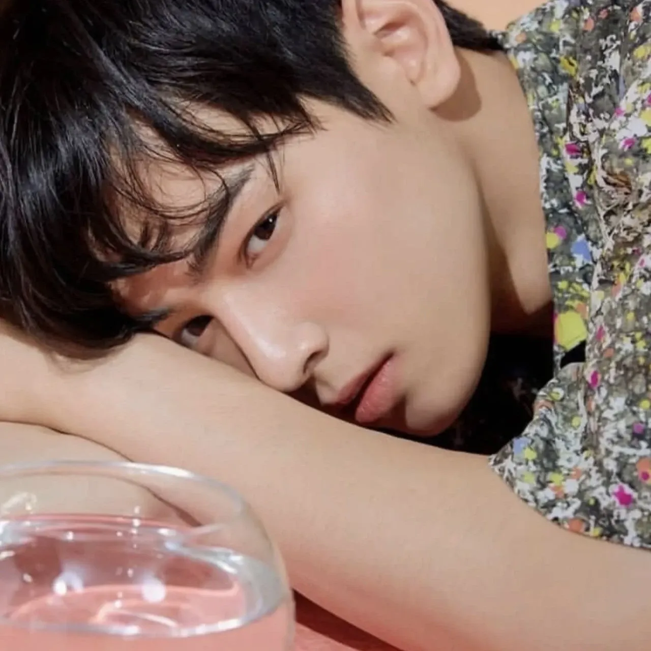 Behind-the-scenes cut of Cha Eunwoo