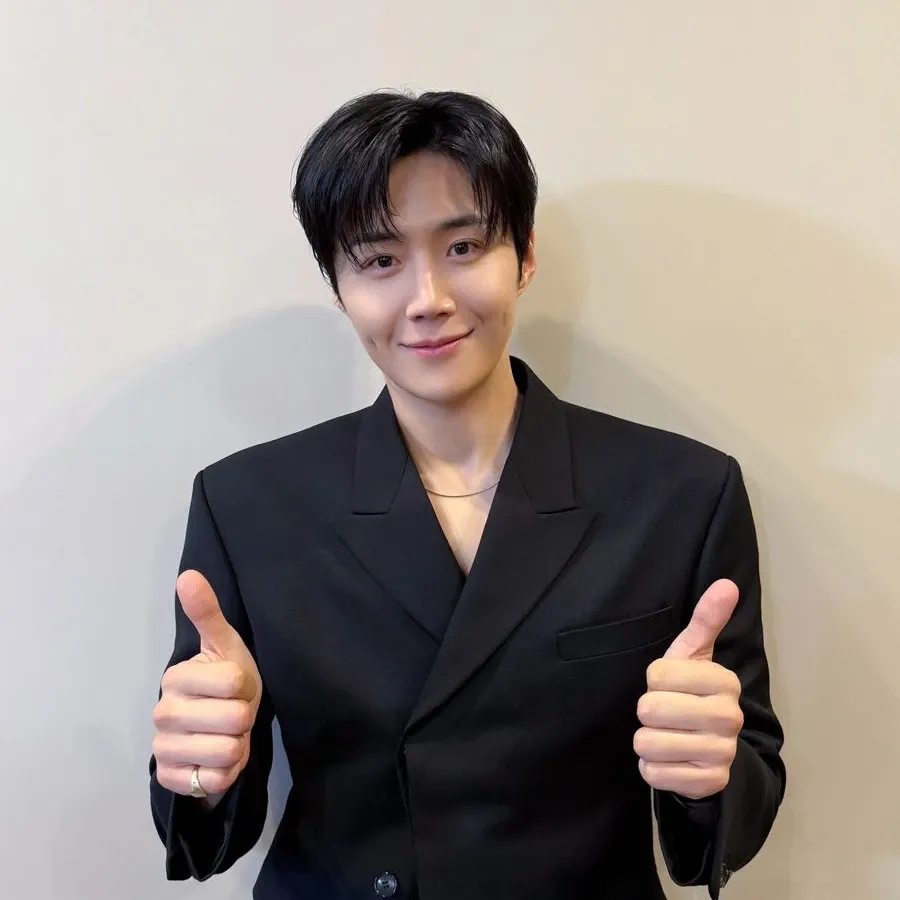 Behind-the-scenes cut of Kim Seonho