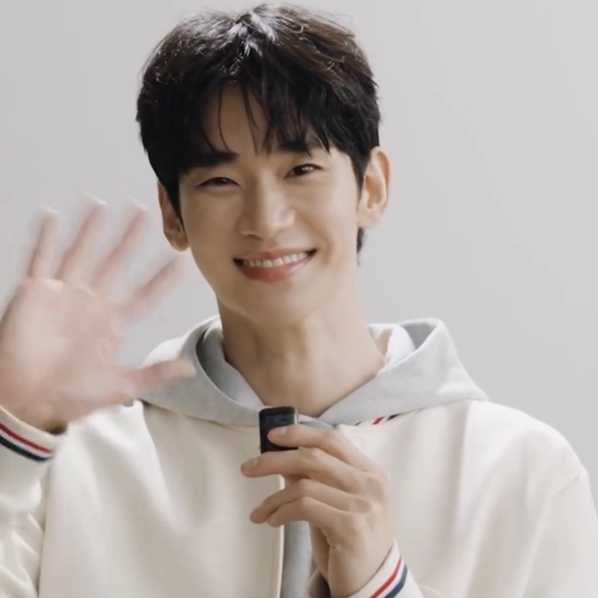 Behind-the-scenes cut of Kim Soohyun