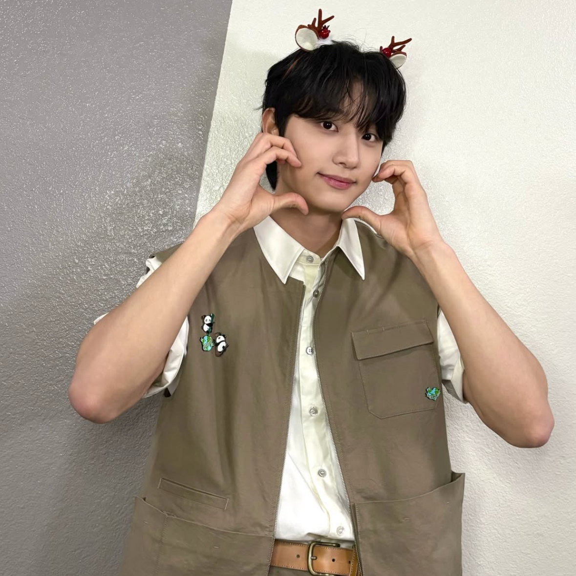 Behind-the-scenes cut of Kim Jaewon