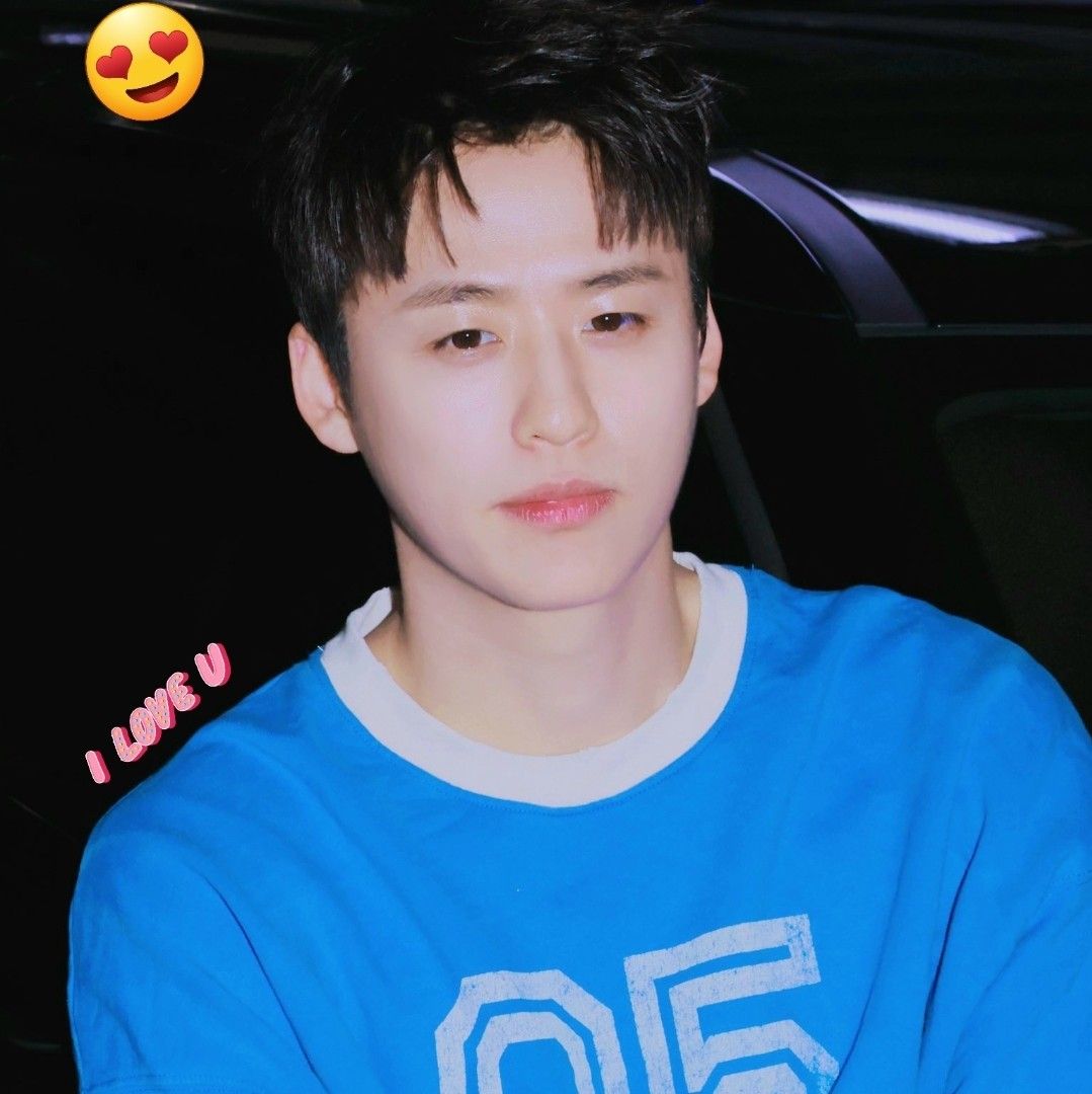 A moment captured by a fan of Lee Solomon