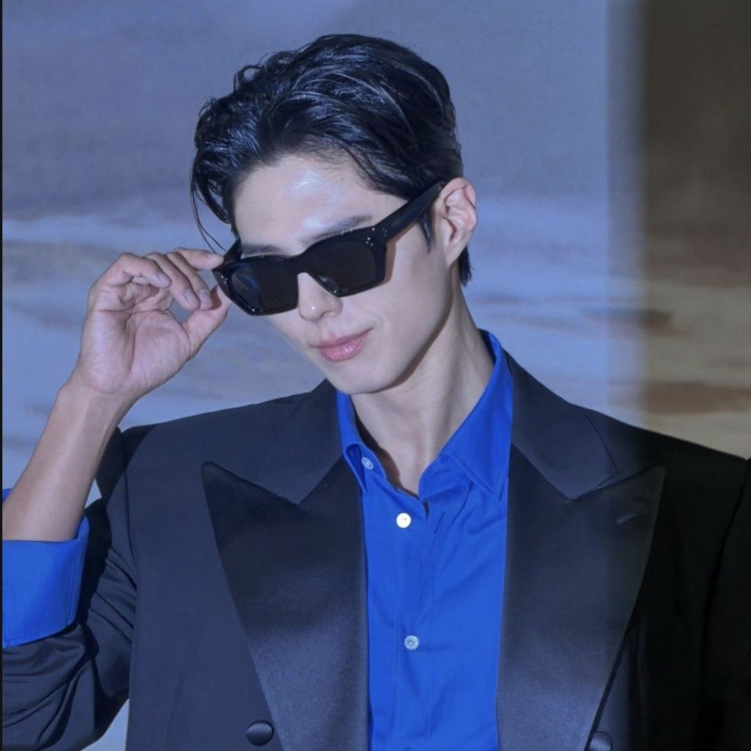 Behind-the-scenes cut of Park Bogum