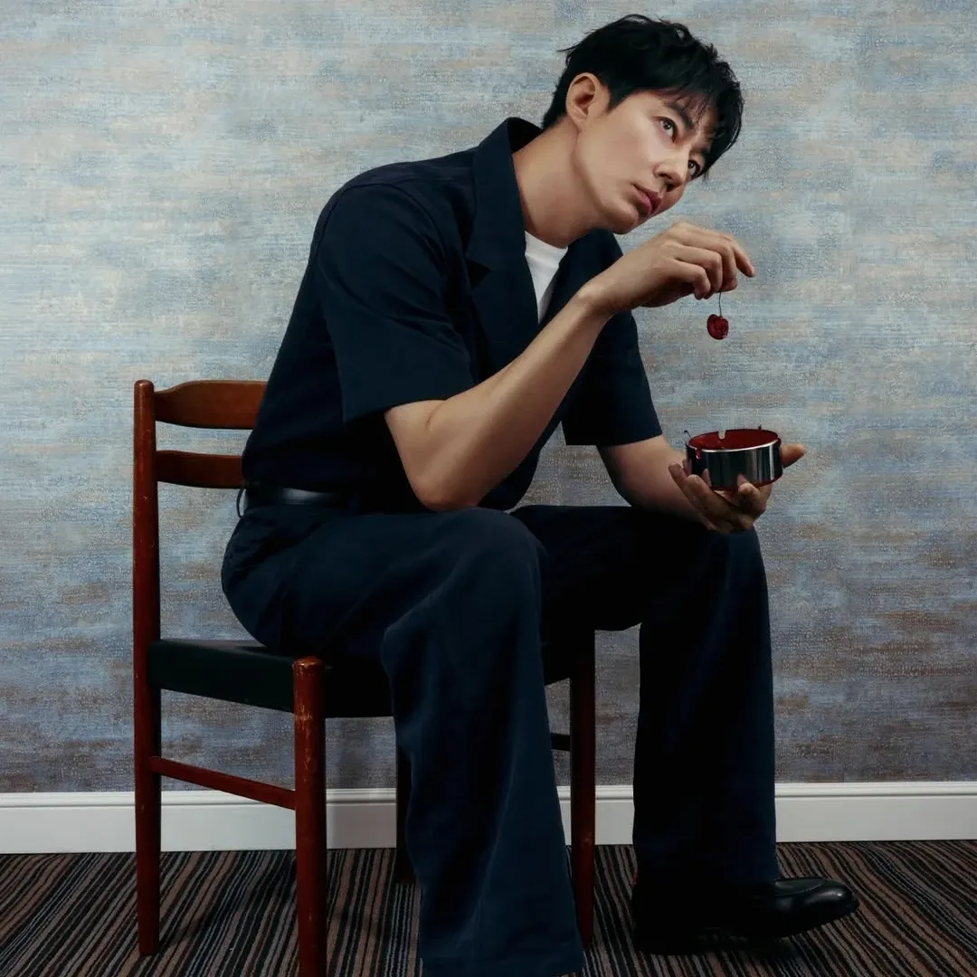 Behind-the-scenes cut of Jo Insung