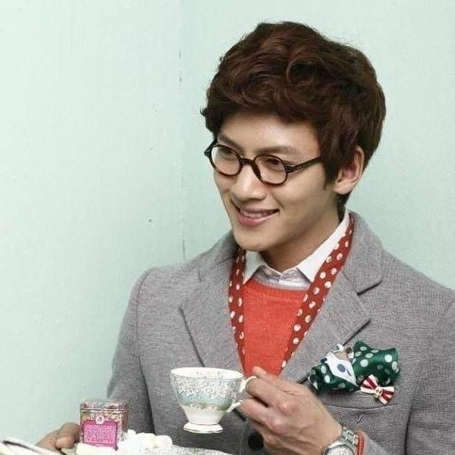 Behind-the-scenes cut of Ji Changwook