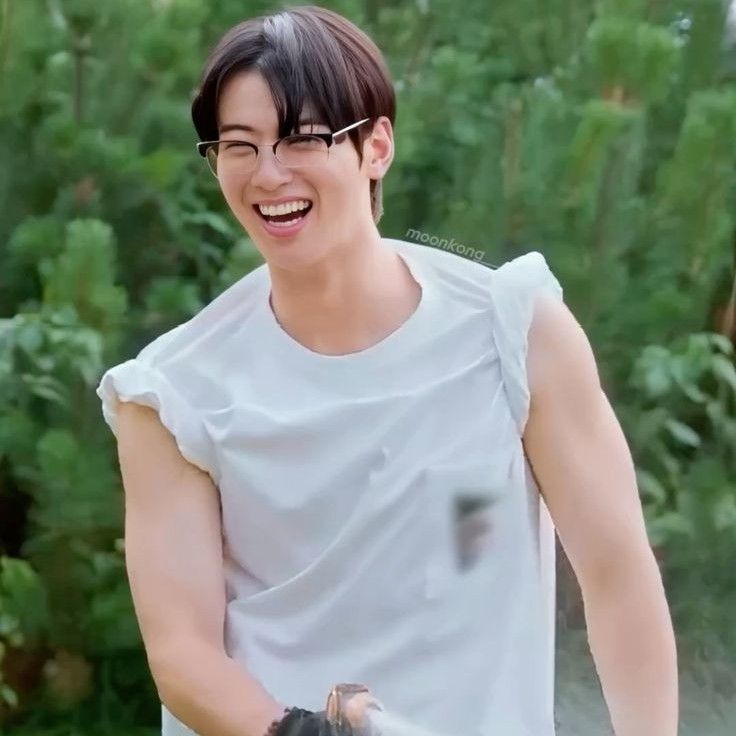 Recent activity shot of Cha Eunwoo