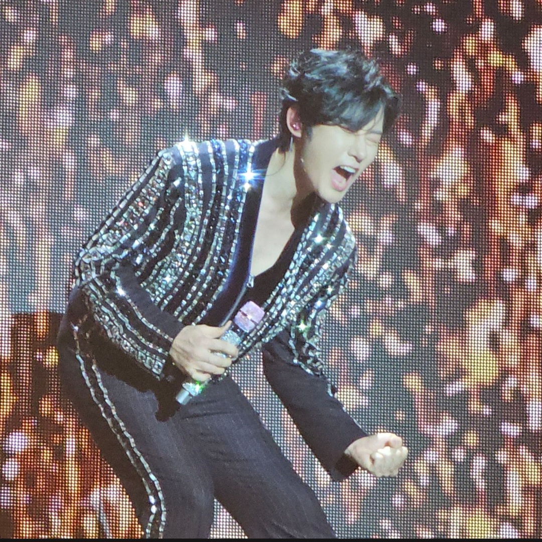 A moment captured by a fan of Kang Moonkyung