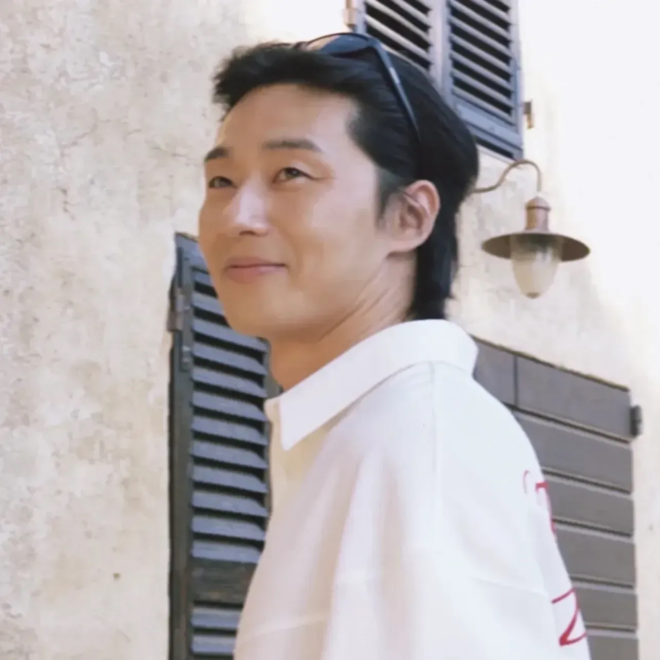 A moment captured by a fan of Park Seojoon