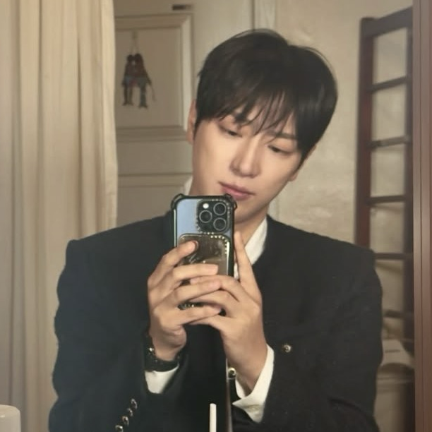 A moment captured by a fan of Lee Sangyeob
