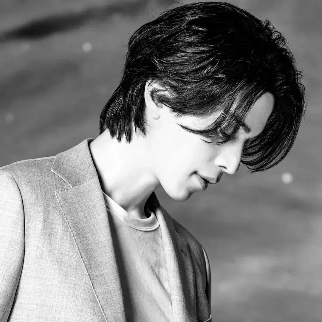 A moment captured by a fan of Lee Dongwook