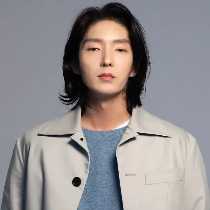 Latest photo of Lee Joongi