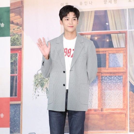 路云的最新照片