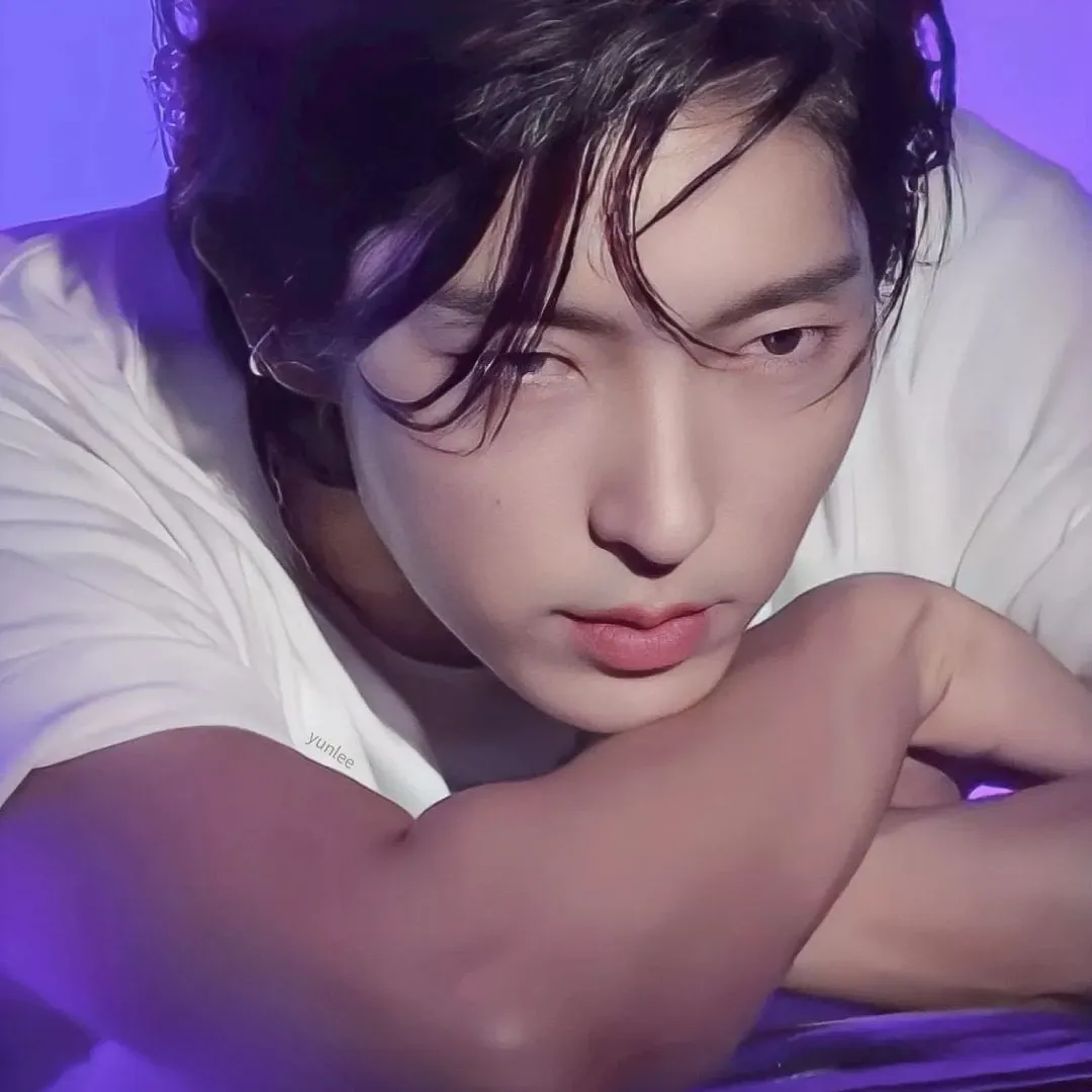 Behind-the-scenes cut of Lee Joongi