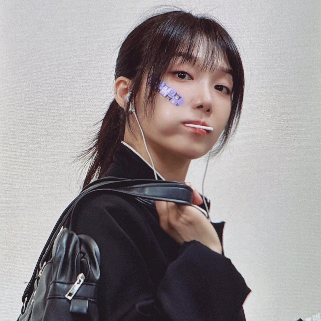 Behind-the-scenes cut of Jung Eunji