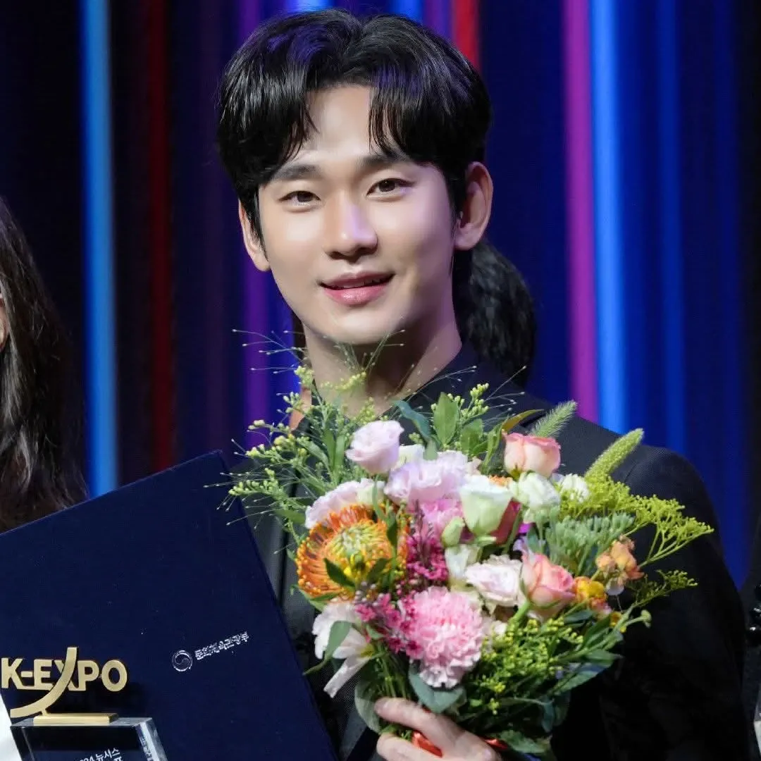 Recent activity shot of Kim Soohyun