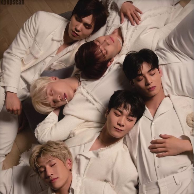 Latest photo of Cha Eunwoo