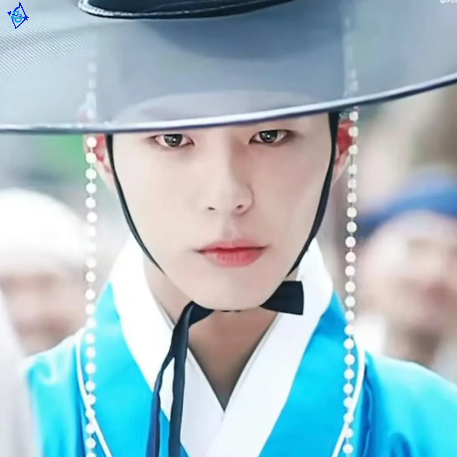 Recent activity shot of Park Bogum