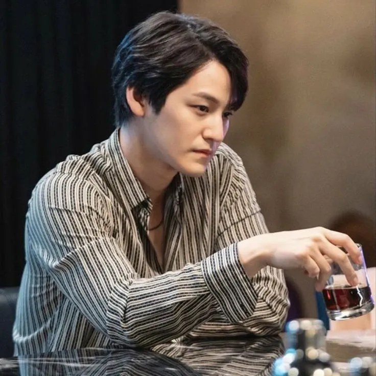 Behind-the-scenes cut of Kim Bum