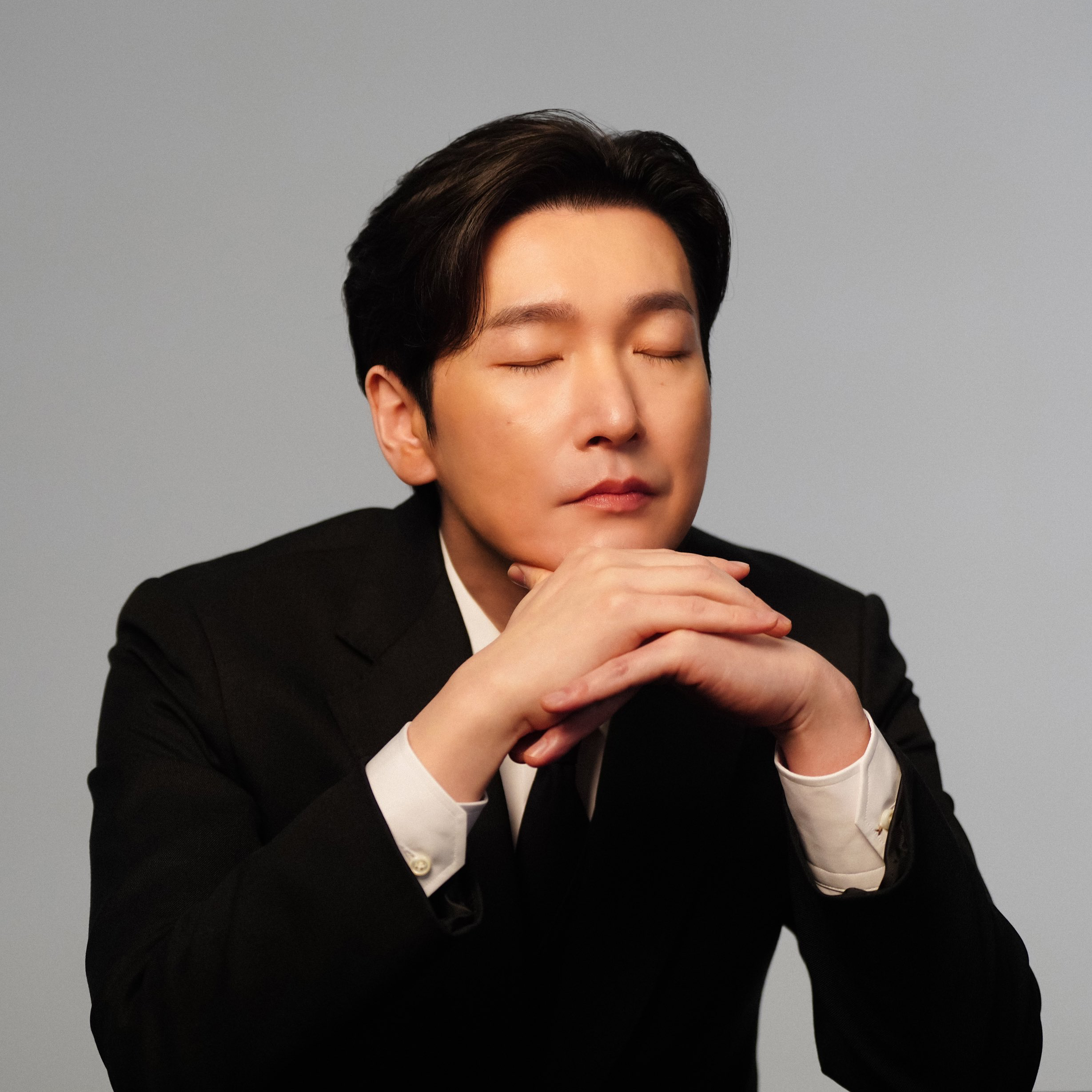 Behind-the-scenes cut of Cho Seungwoo 