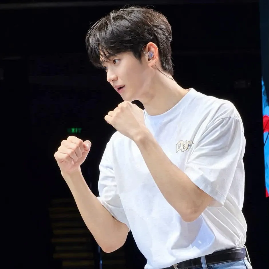 A moment captured by a fan of Kim Soohyun