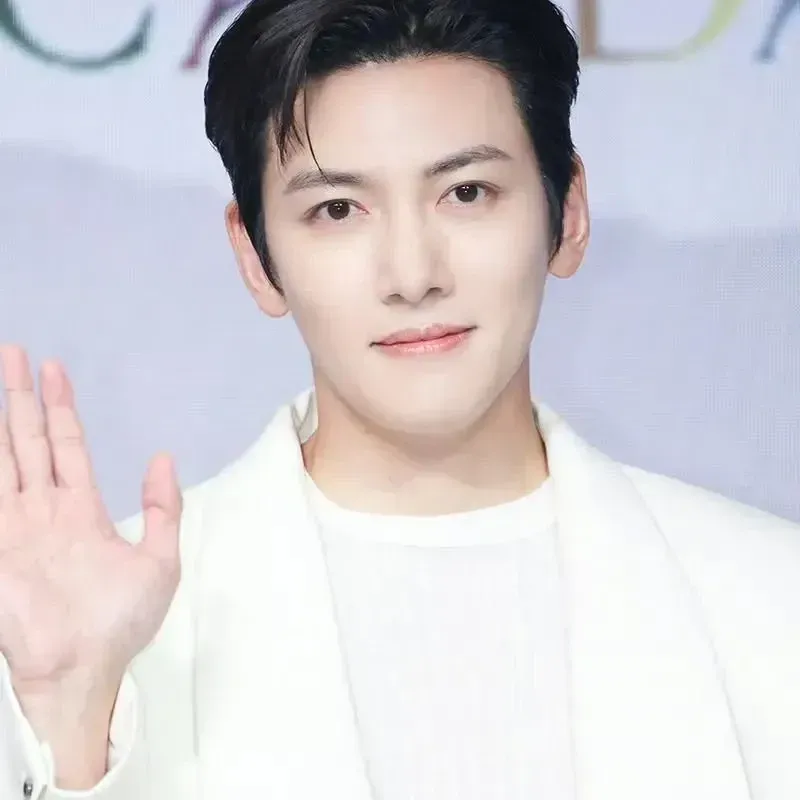 A moment captured by a fan of Ji Changwook